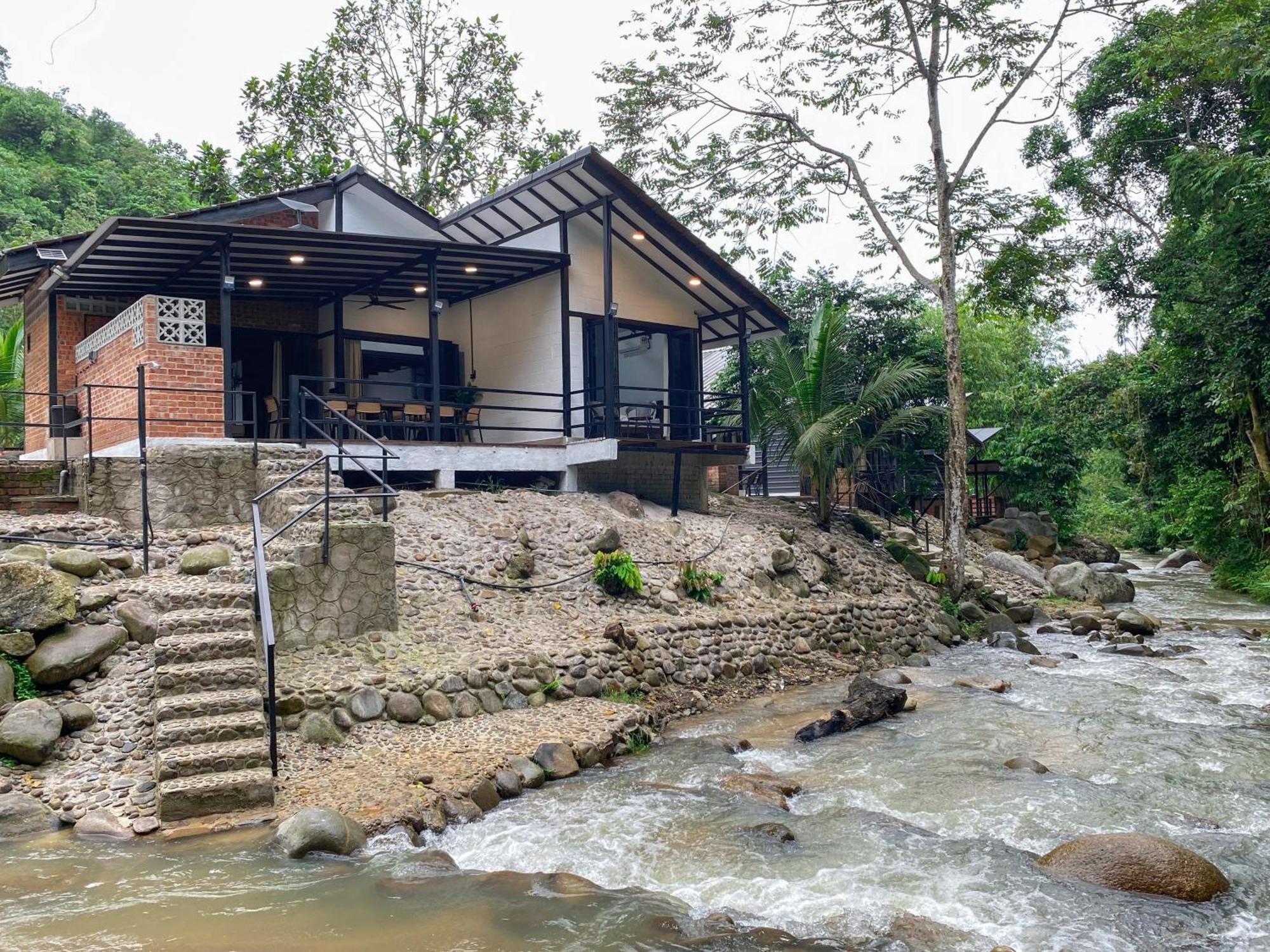 Casa Damai Janda Baik - Riverview Tiny House Bentong Esterno foto